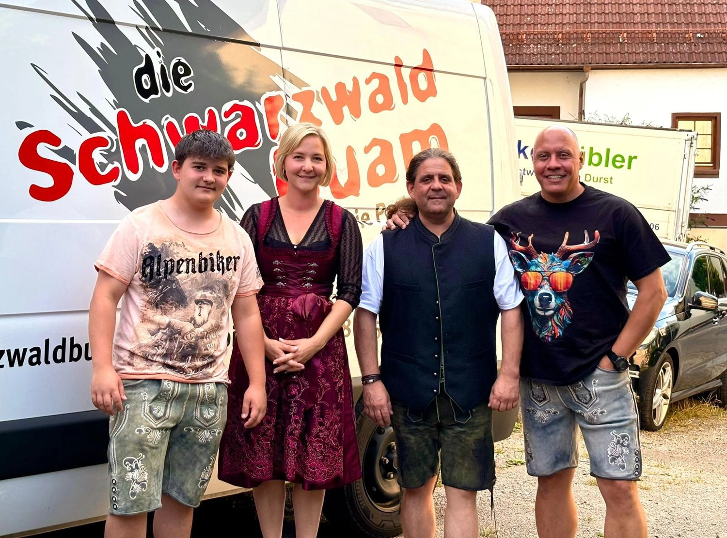 Schwarzwald Buam-Musik Band-Ralf, Tim und Katrin mit einer weiteren Sängerin