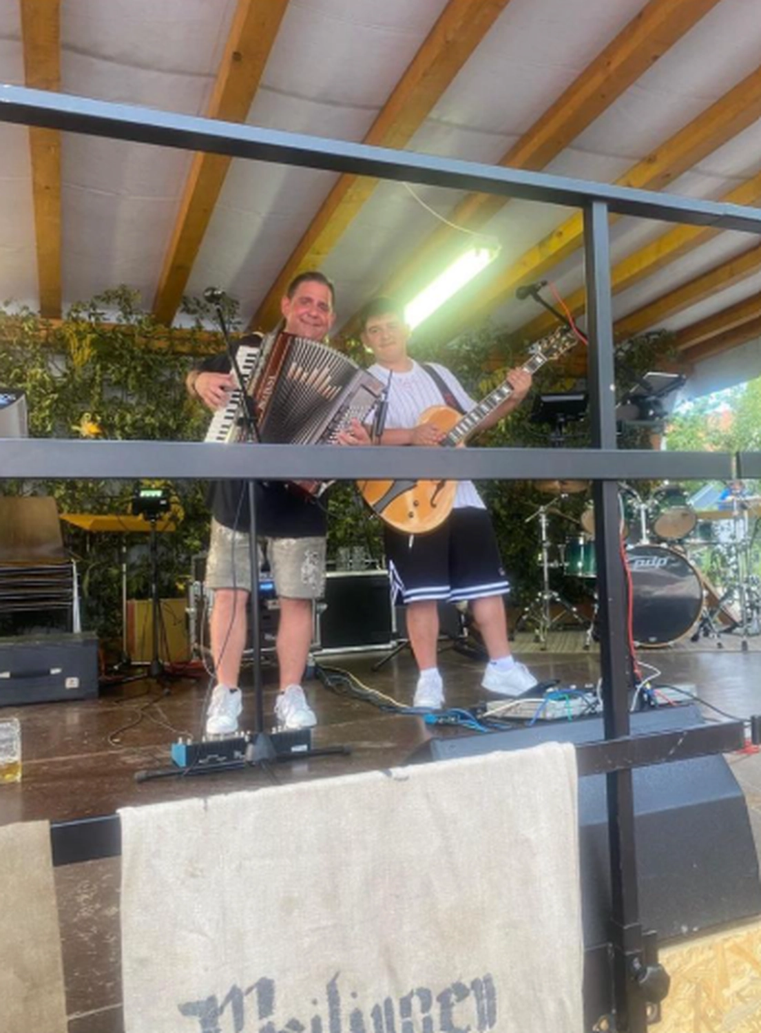 Schwarzwald Buam-Musik Band-Ralf und Tim auf der Bühne