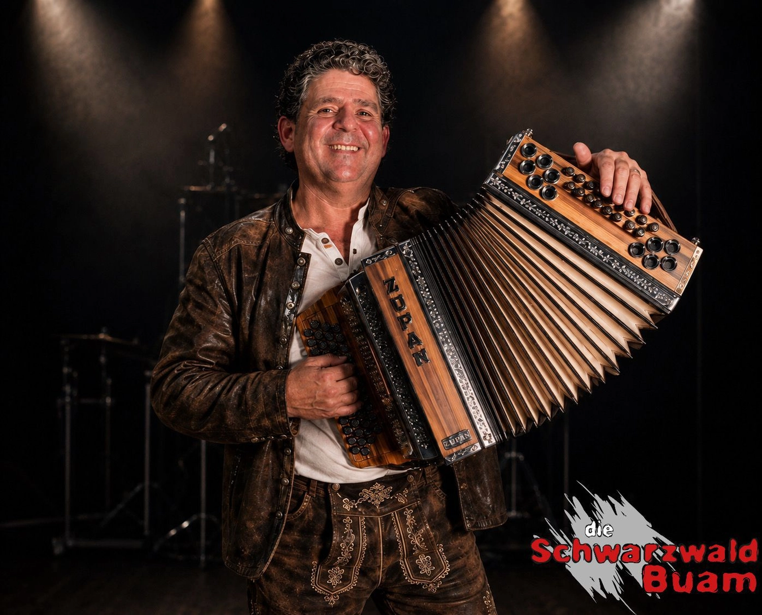 Schwarzwald Buam-Musik band-Ralf mit Akkordeon